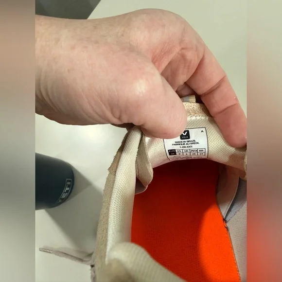 Veja Women's Sneakers in Cream and Pink - Picture 9 of 9